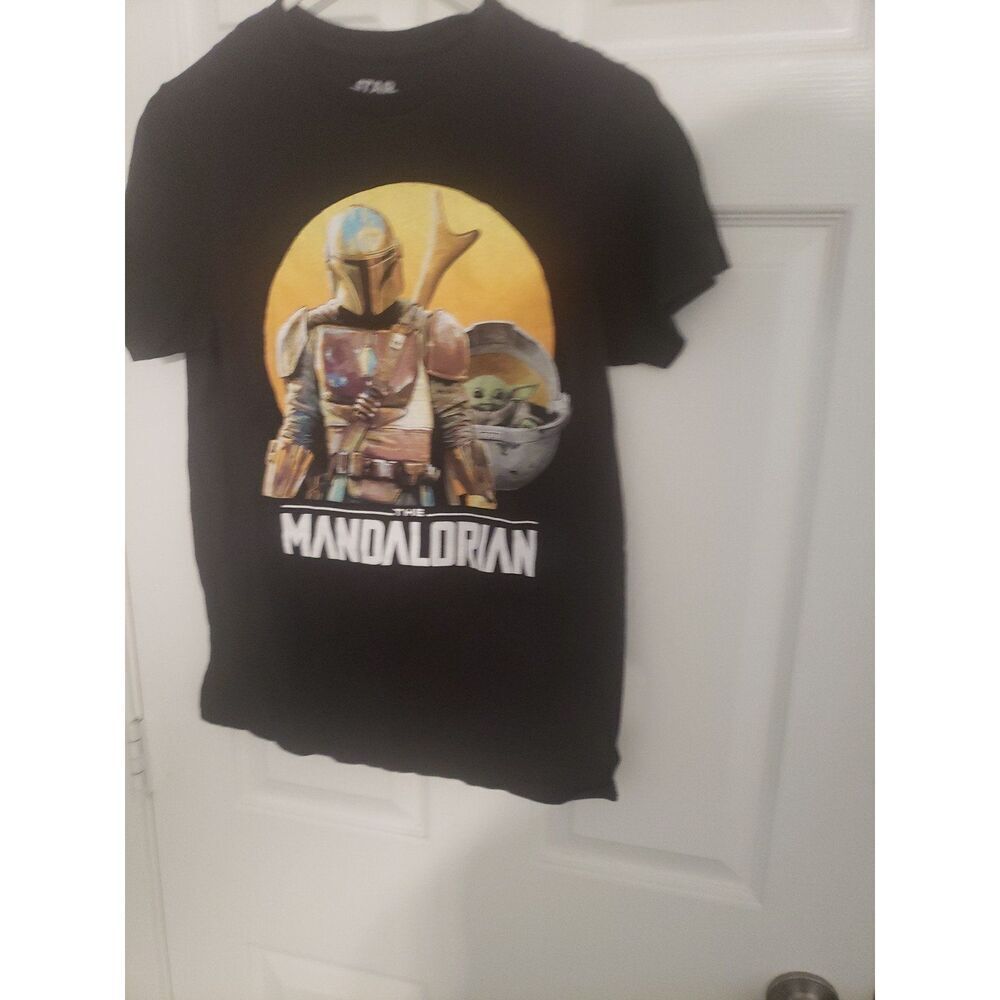 Star wars tee shirt size small
